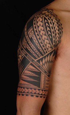  Tatouage maori, polynésien de l'épaule et du haut du bras
